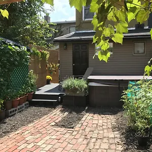 https://love-nest-with-private-hot-tub.hotelstorontoontario.org