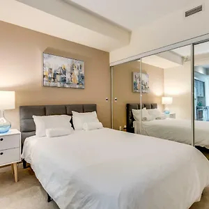 https://stunning-hotel-suite-by-lake-of-ontario.hotelstorontoontario.org