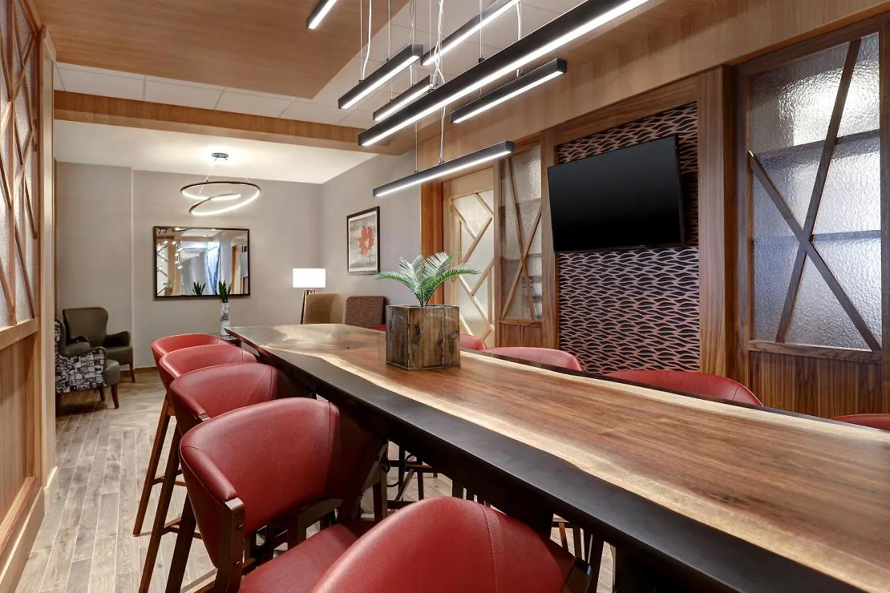 Hyatt Place Ottawa West 3*,